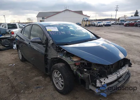 2017 Toyota Prius Two z USA, uszkodzony, nr VIN JTDKBRFU2H3046277